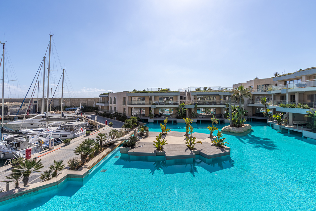laguna-apartment-for-rent-christies-malta